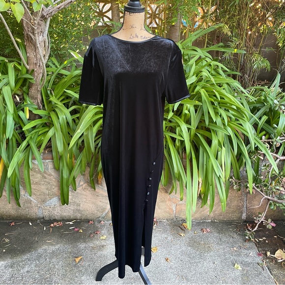 Jacqueline Ferrar Dresses & Skirts - Black evening dress💫